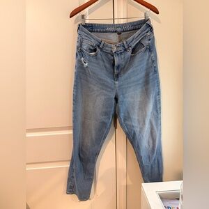 American Eagle Light Blue Stretch Denim, Mom Jeans